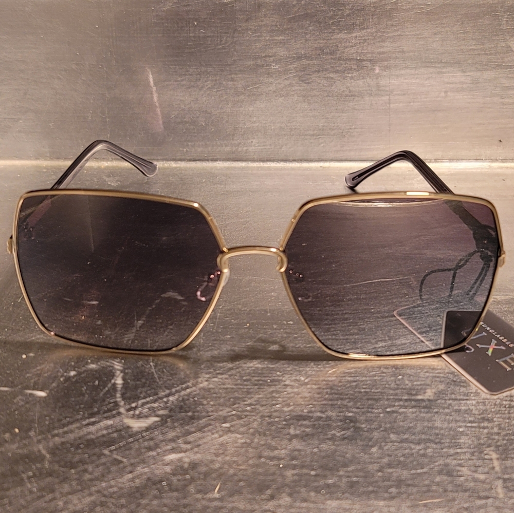 Iconic Narcissus Style Sunglasses